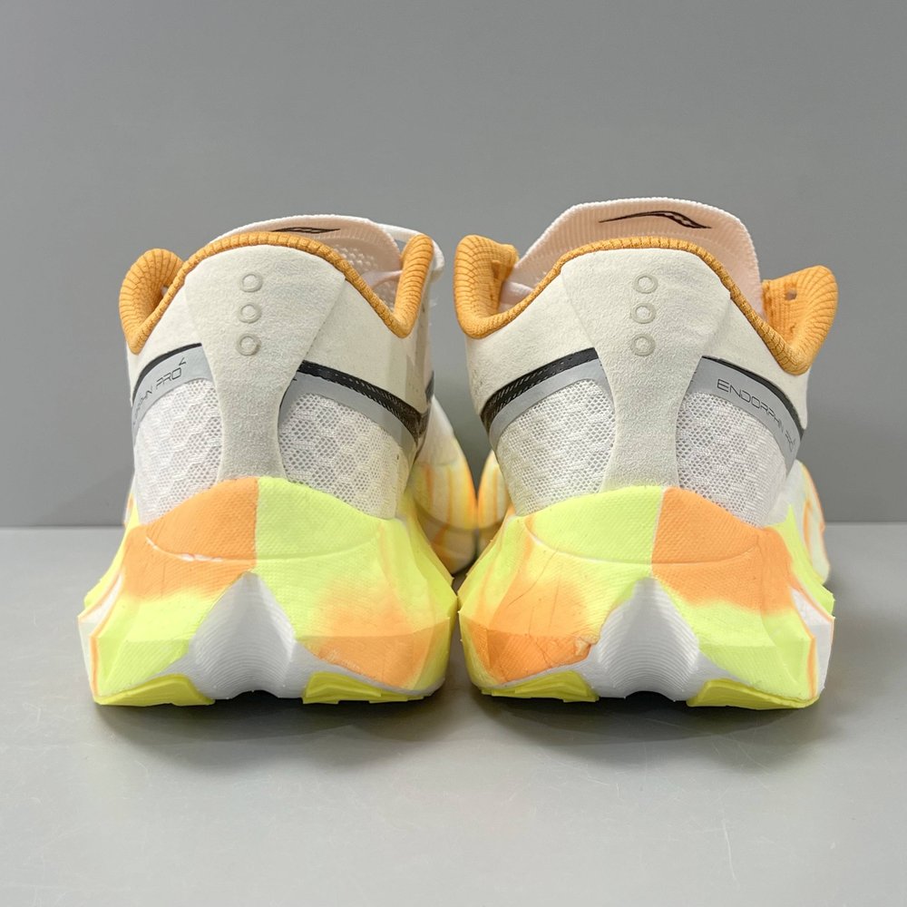Saucony Endorphin Pro 4 카본 러닝화 001-281666