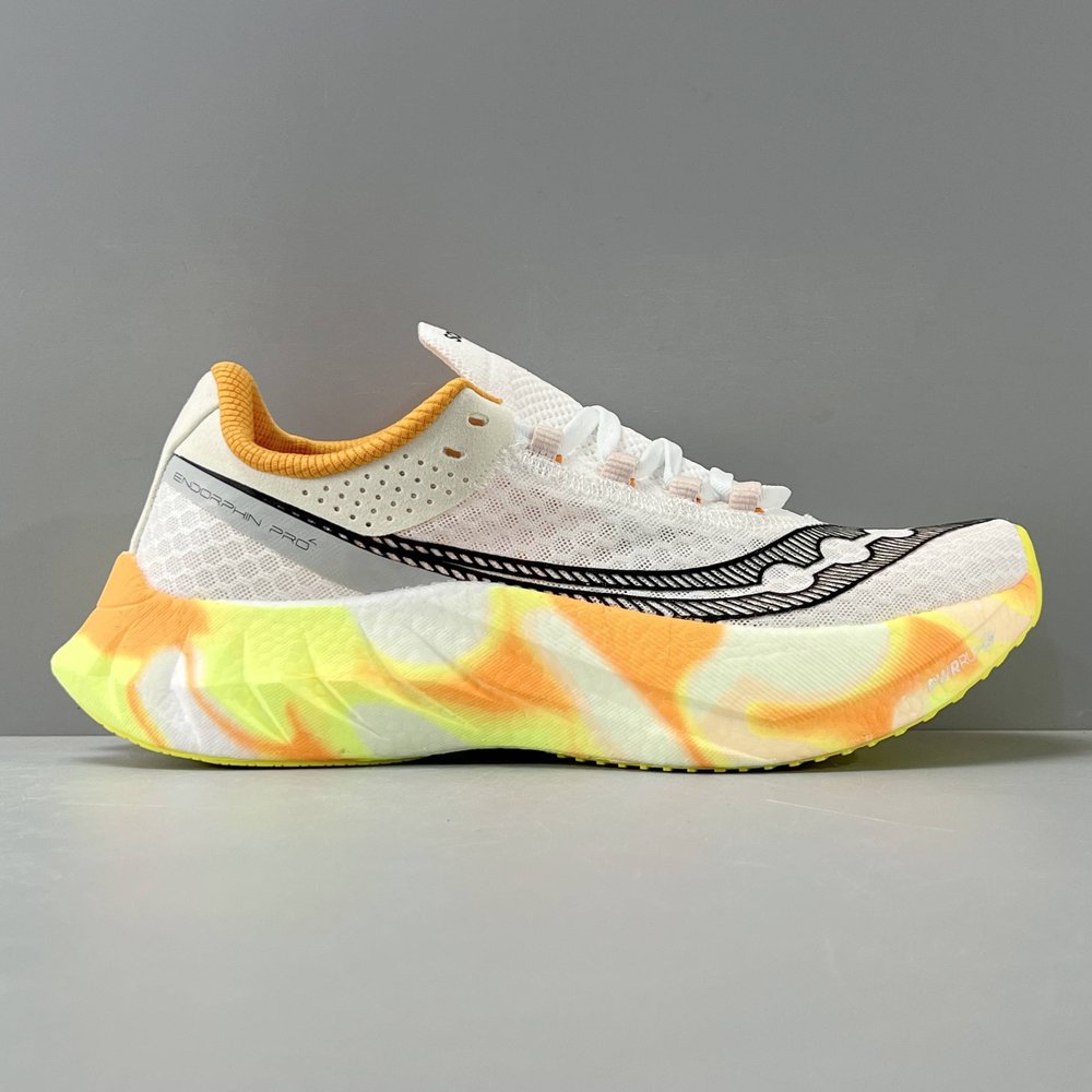 Saucony Endorphin Pro 4 카본 러닝화 001-281666