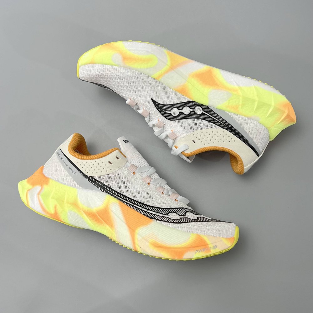 Saucony Endorphin Pro 4 카본 러닝화 001-281666