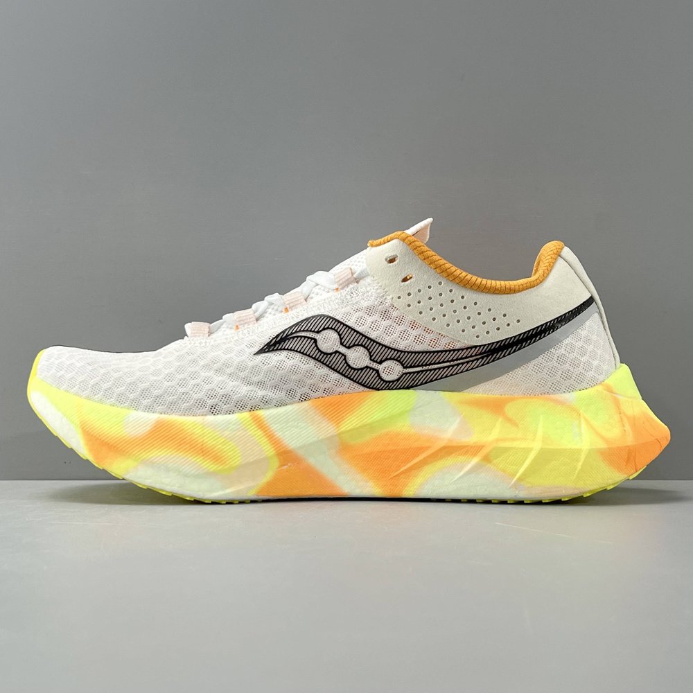Saucony Endorphin Pro 4 카본 러닝화 001-281666
