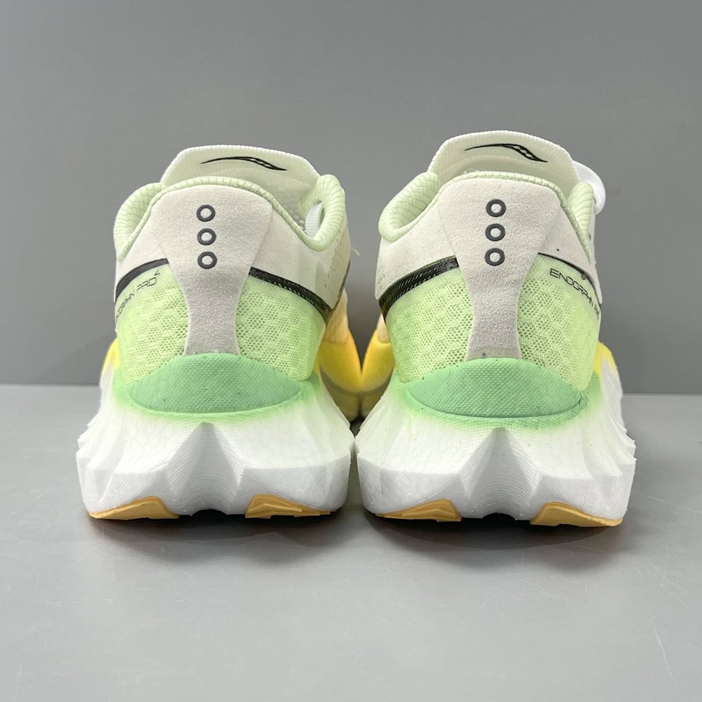 Saucony Endorphin Pro 4 카본 런닝화 001-281667
