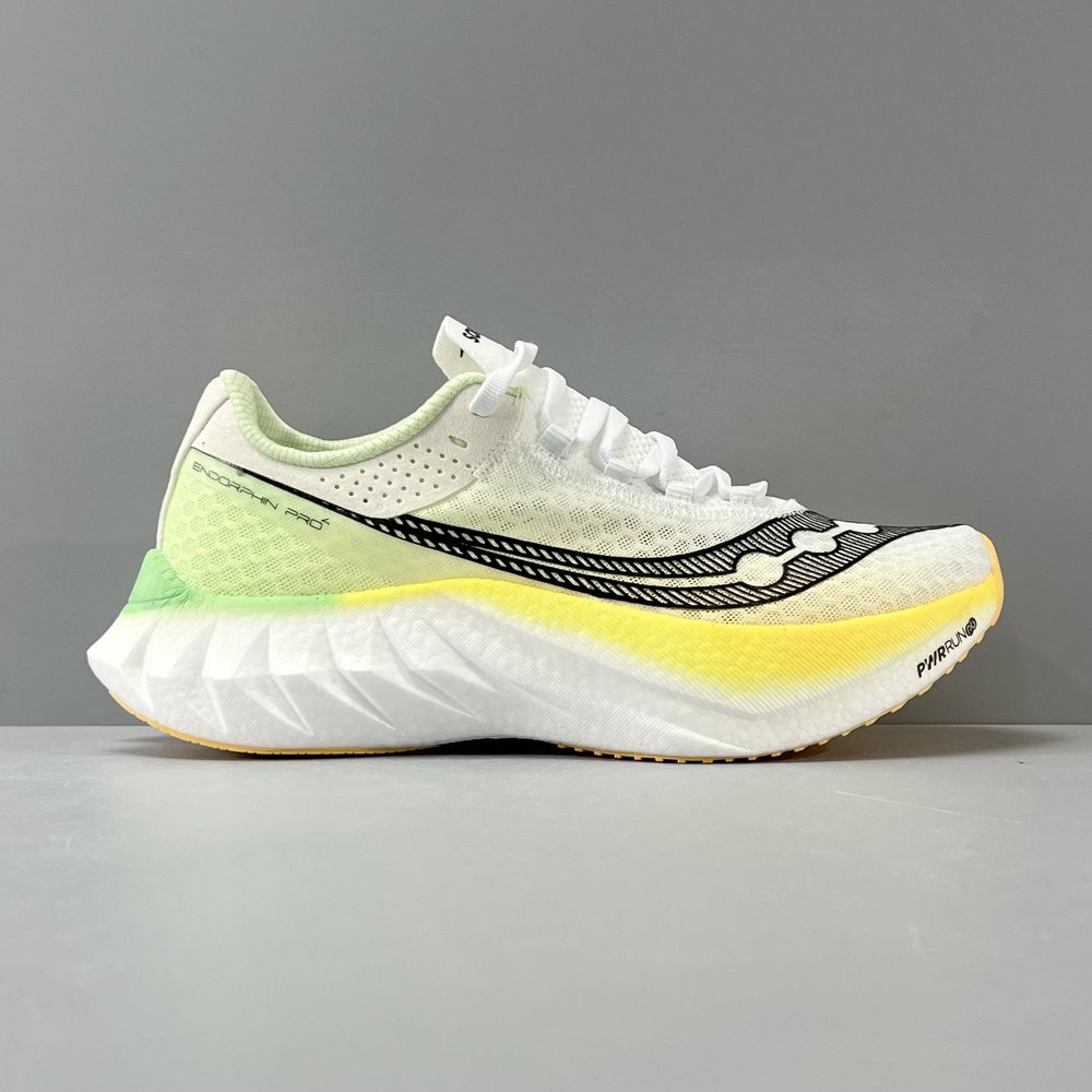 Saucony Endorphin Pro 4 카본 런닝화 001-281667