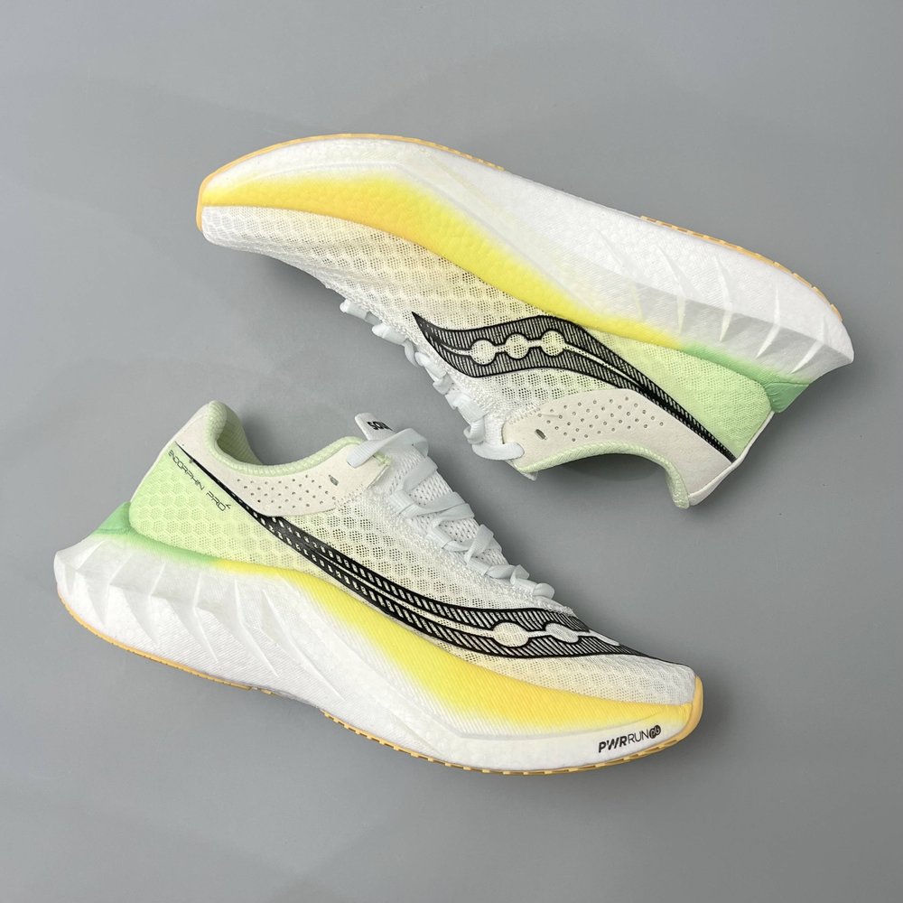 Saucony Endorphin Pro 4 카본 런닝화 001-281667