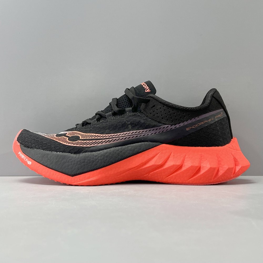 Saucony Endorphin Pro 4 카본 런닝화 001-281674