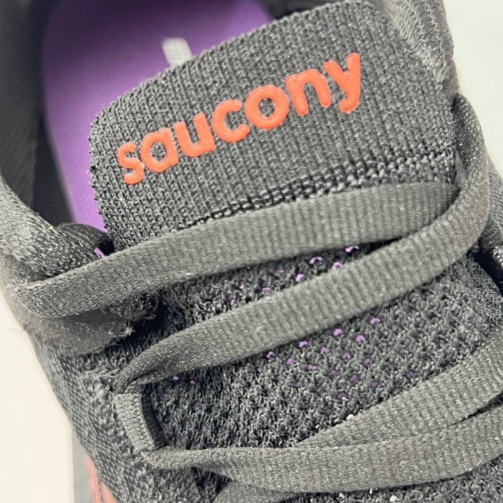 Saucony Endorphin Pro 4 카본 런닝화 001-281674