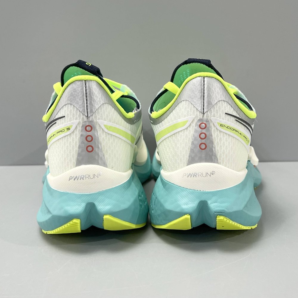 Saucony Endorphin Pro 5 분지 카본 001-281680