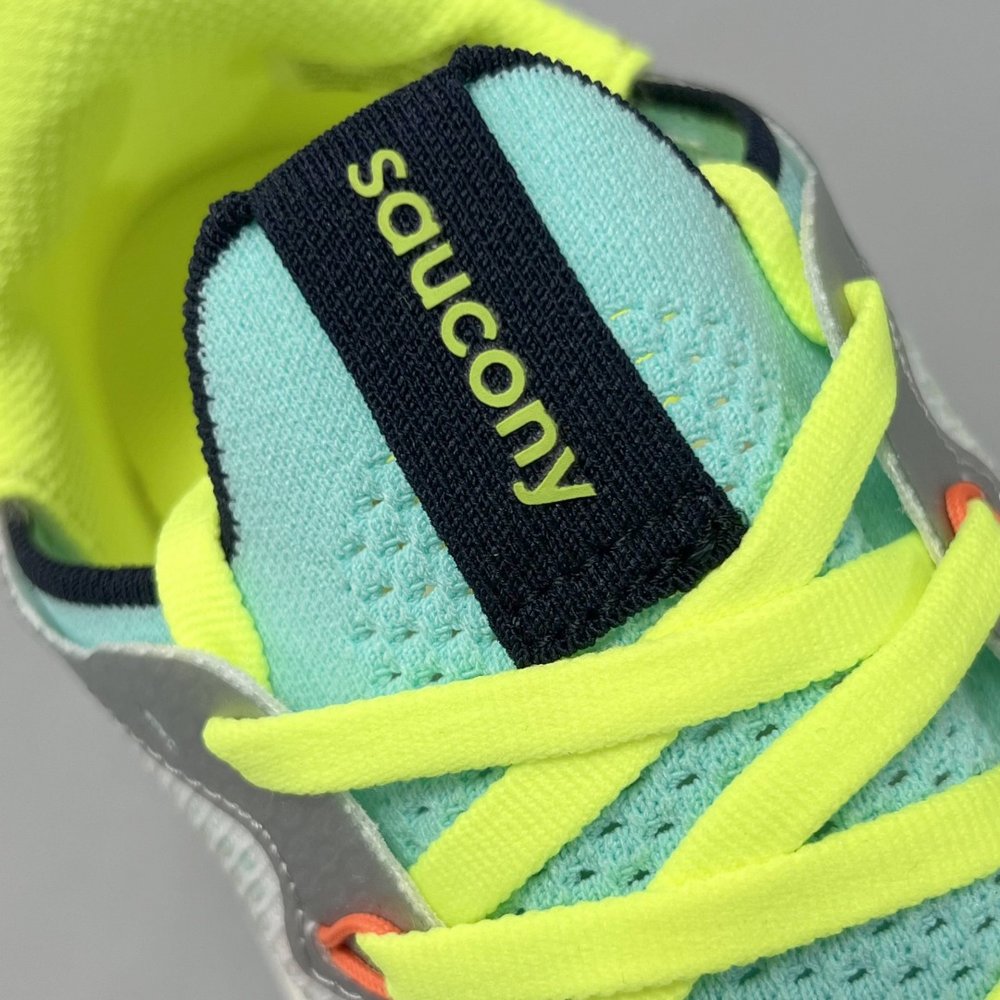 Saucony Endorphin Pro 5 분지 카본 001-281680