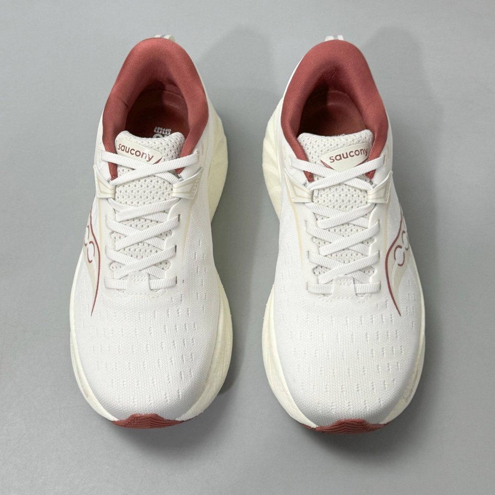 소코니 TRIUMPH22 LG 버전 러닝화 001-281681
