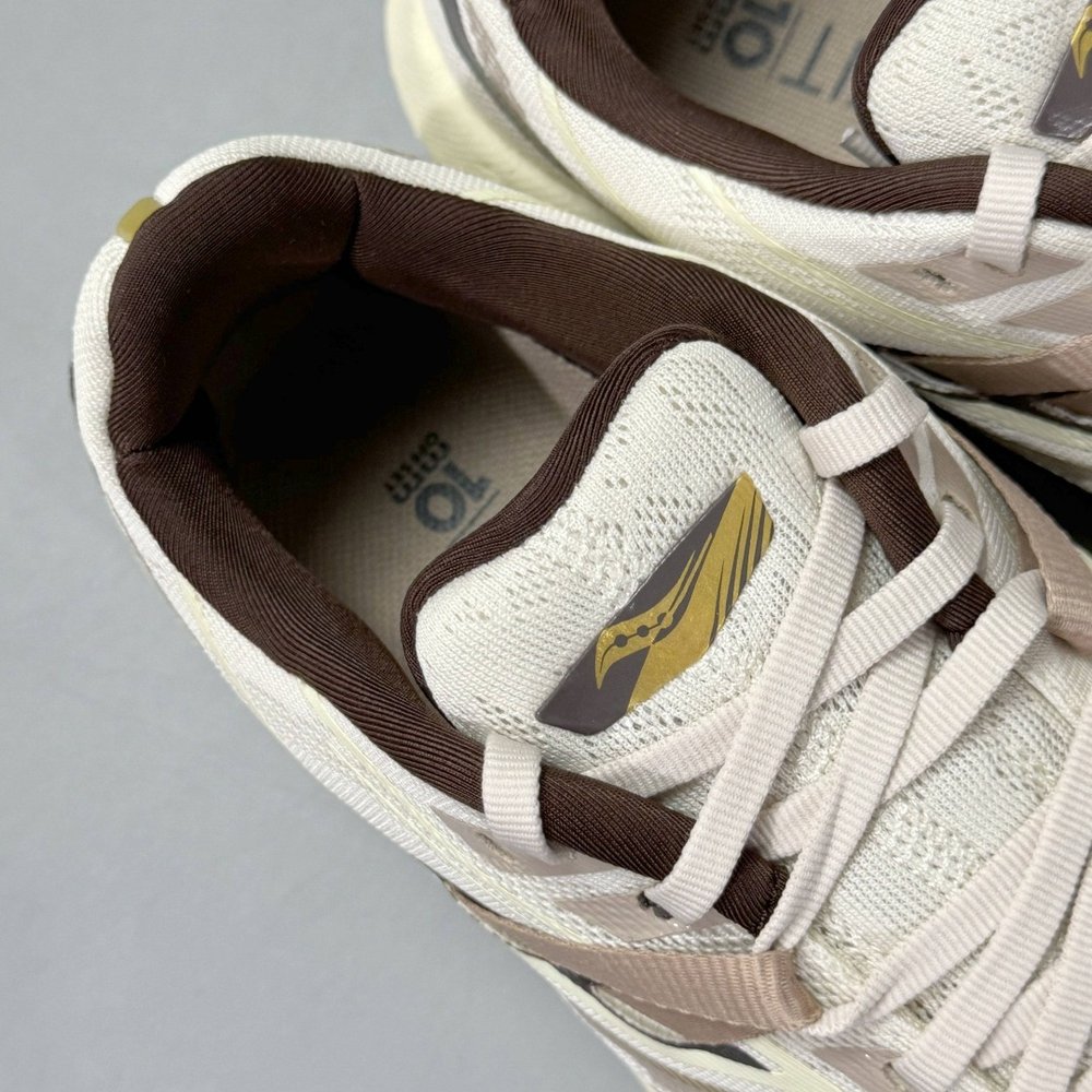 LG 버전 Saucony Triumph 20 러닝화 001-281683