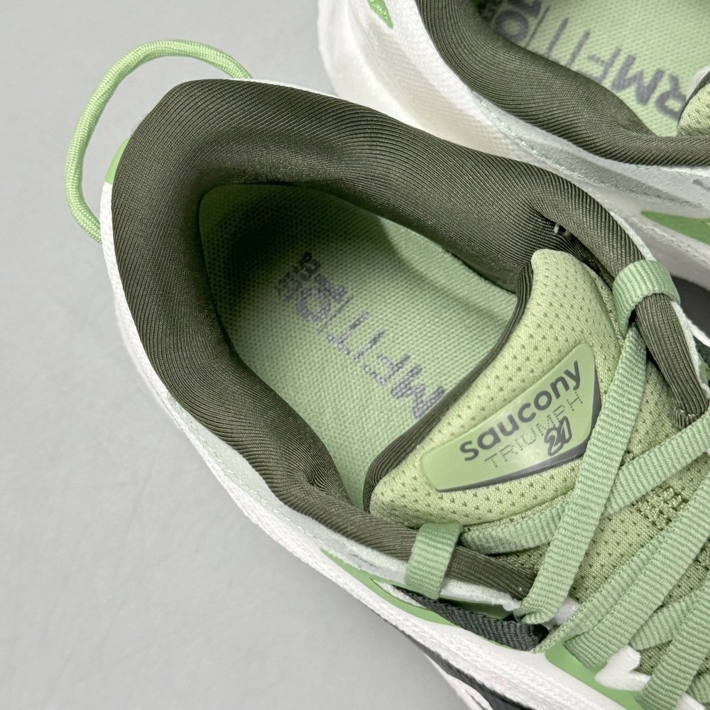 Saucony Triumph 21 LG 버전 흰색/초록 001-281695