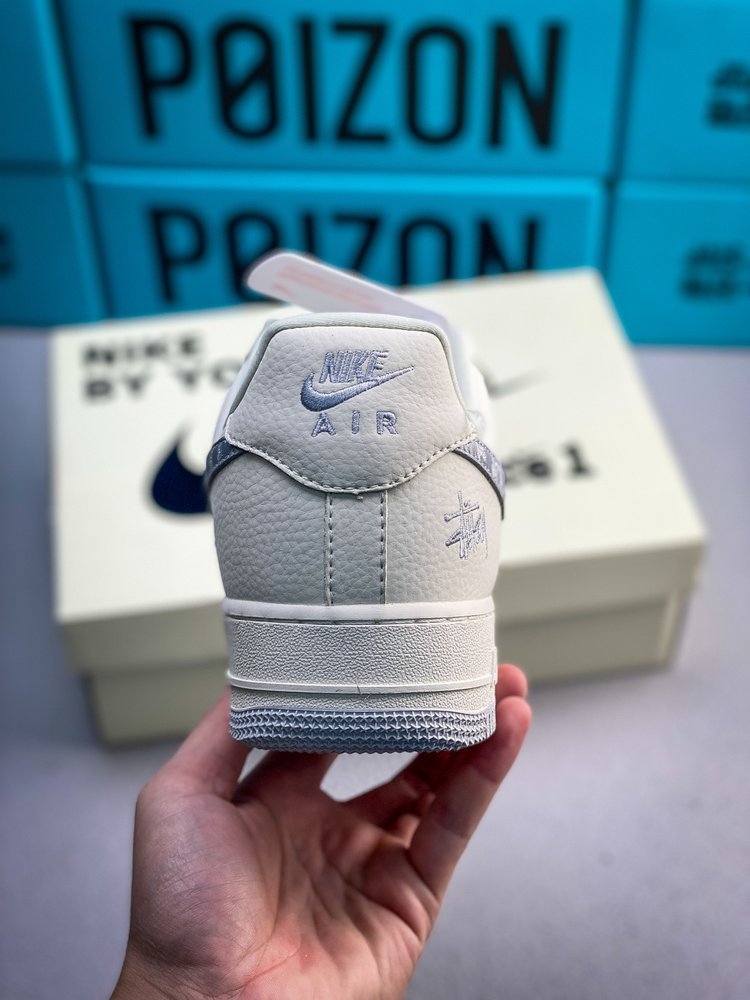 Nike Air Force 1 로우 컬래버레이션 스니커 001-281840
