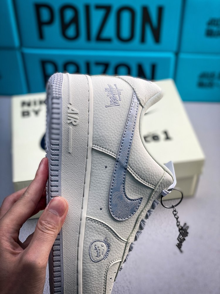 Nike Air Force 1 로우 컬래버레이션 스니커 001-281840