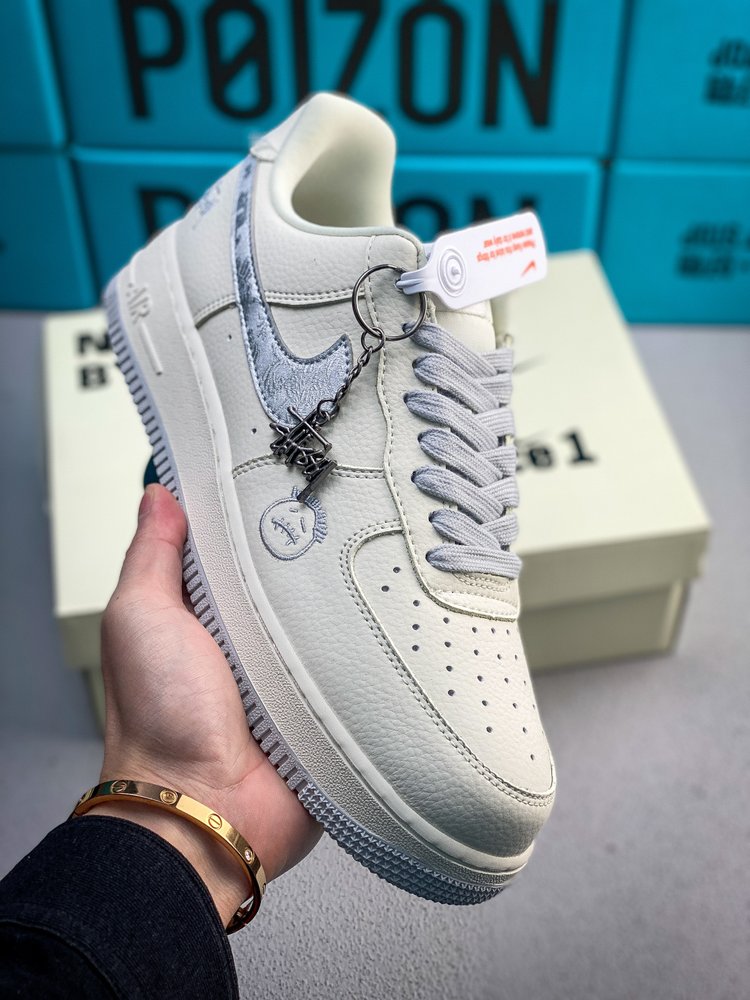 Nike Air Force 1 로우 컬래버레이션 스니커 001-281840
