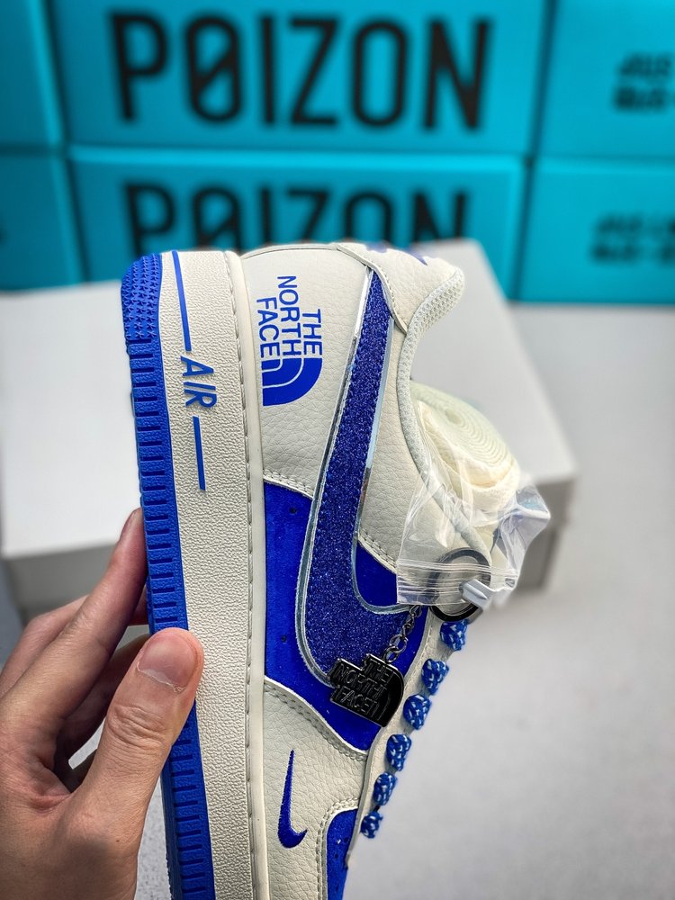 업체급 NIKE 에어포스 1 '07 로우 노스페이스 콜 001-281846