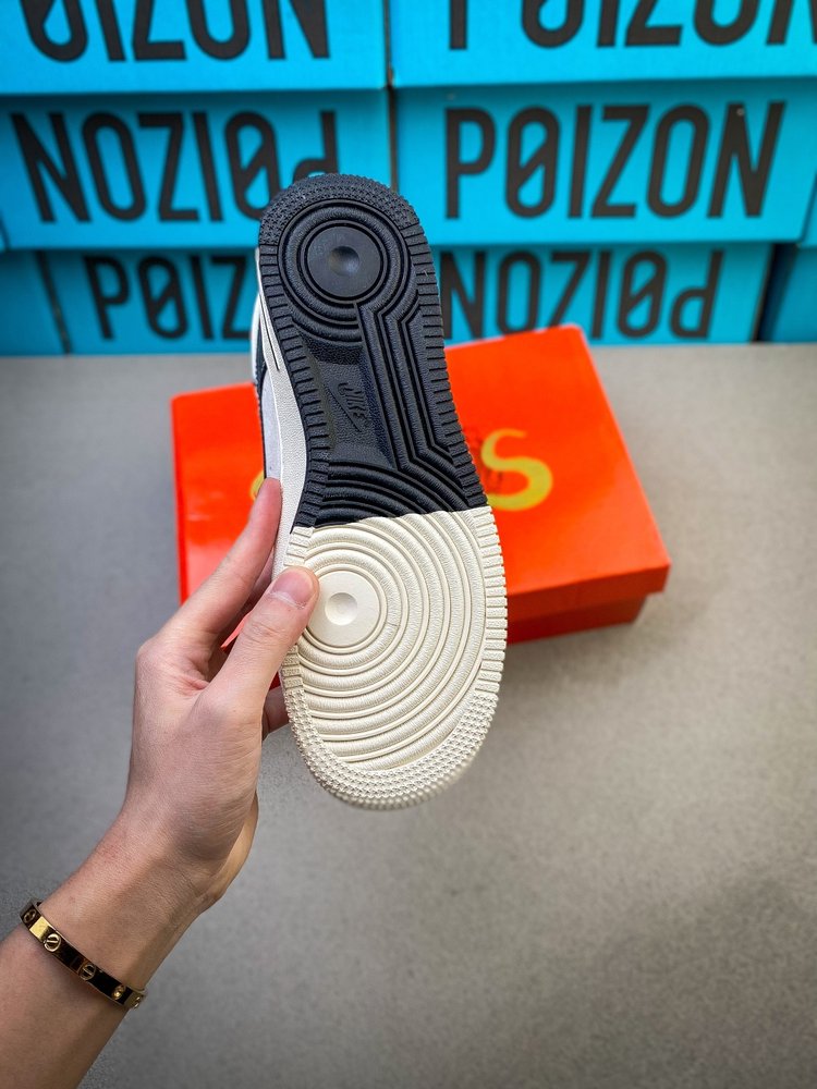 컴퍼니급 Nike 에어포스1 로우 Supreme 콜라보 001-281881