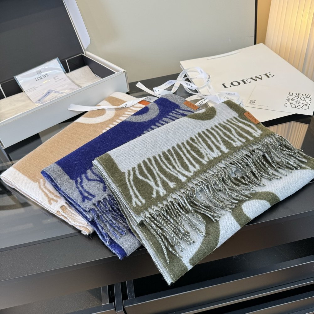 LOEWE 로고 그래피티 스카프 001-282176