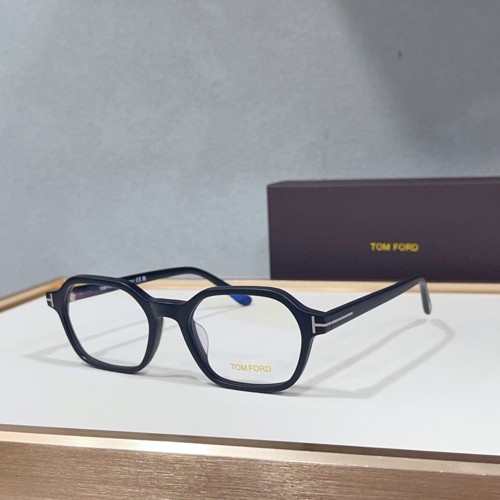 TOM FORD 선글라스 (검정/빨강/회색) 001-282182
