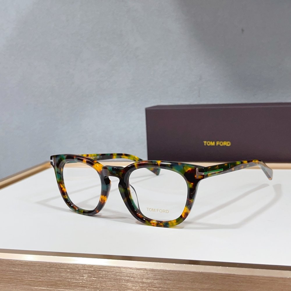TOM FORD 선글라스 블랙 001-282201