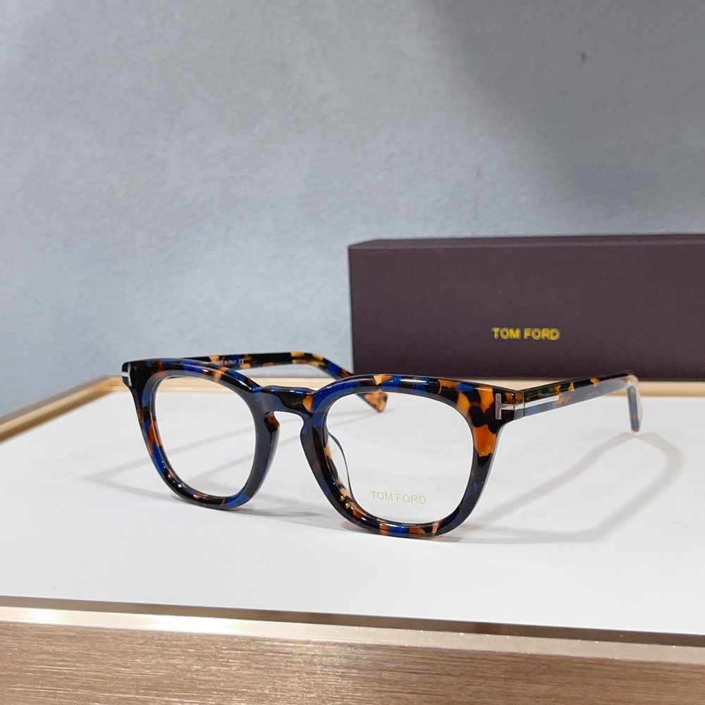 TOM FORD 선글라스 블랙 001-282201