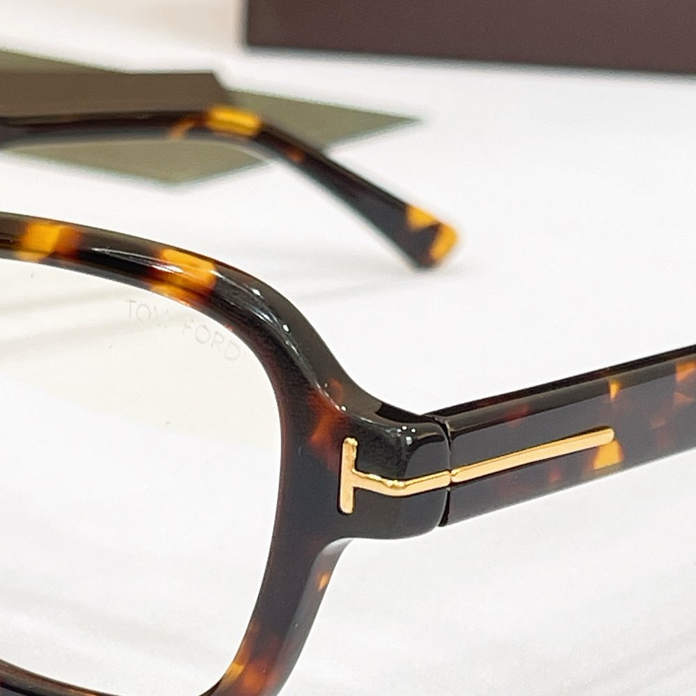 TOM FORD 선글라스 블랙/브라운/아이보리/그레이 001-282211