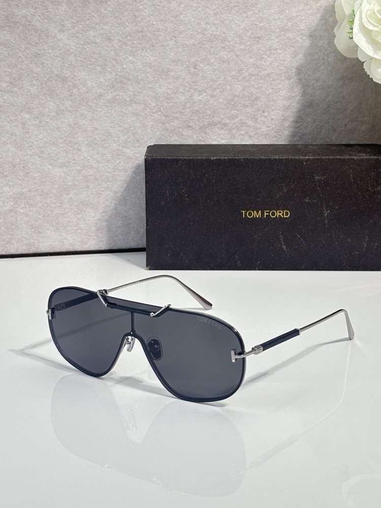 TOM FORD 선글라스 멀티컬러 001-282223