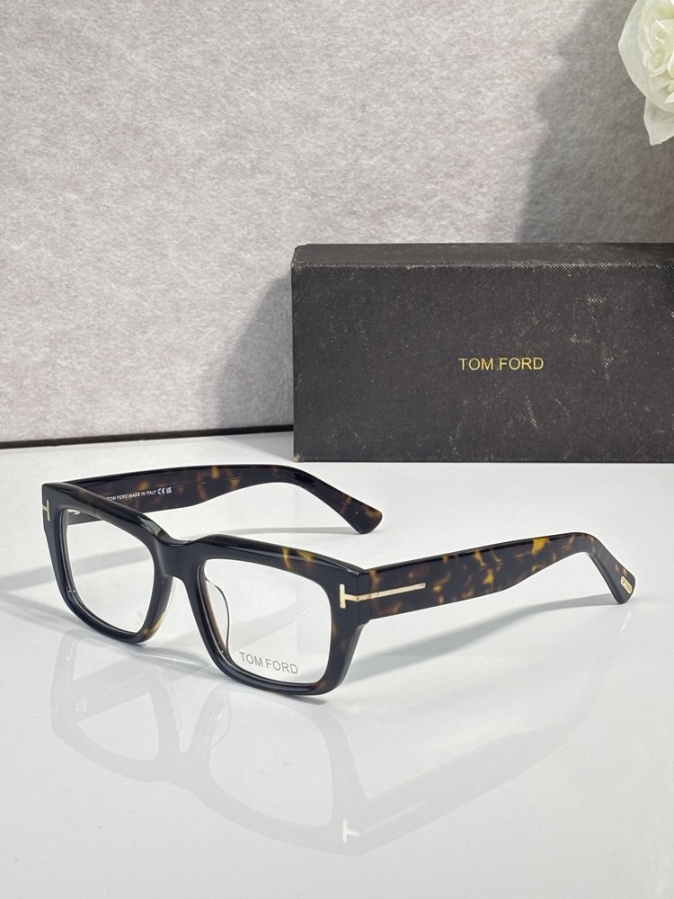 TOM FORD 선글라스 검정색 001-282328