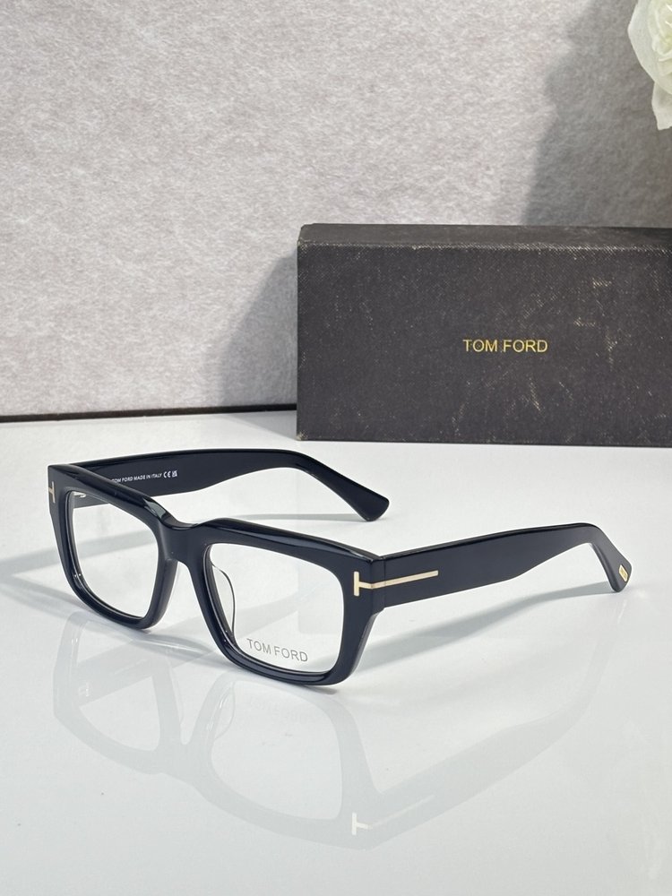 TOM FORD 선글라스 검정색 001-282328