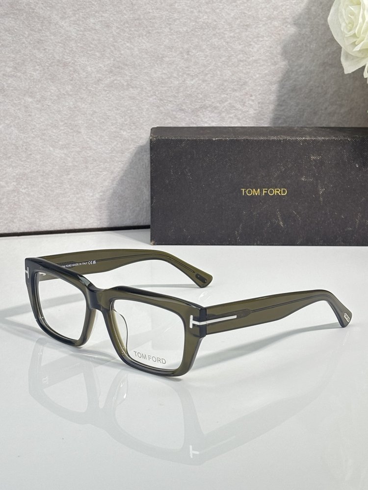 TOM FORD 선글라스 검정색 001-282328