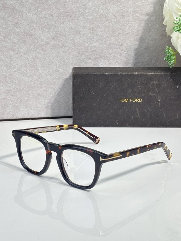 TOM FORD 썬글라스 블랙 001-282339