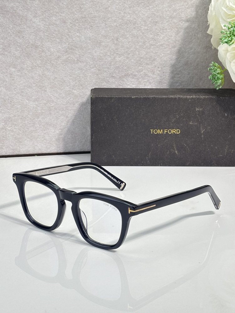 TOM FORD 썬글라스 블랙 001-282339