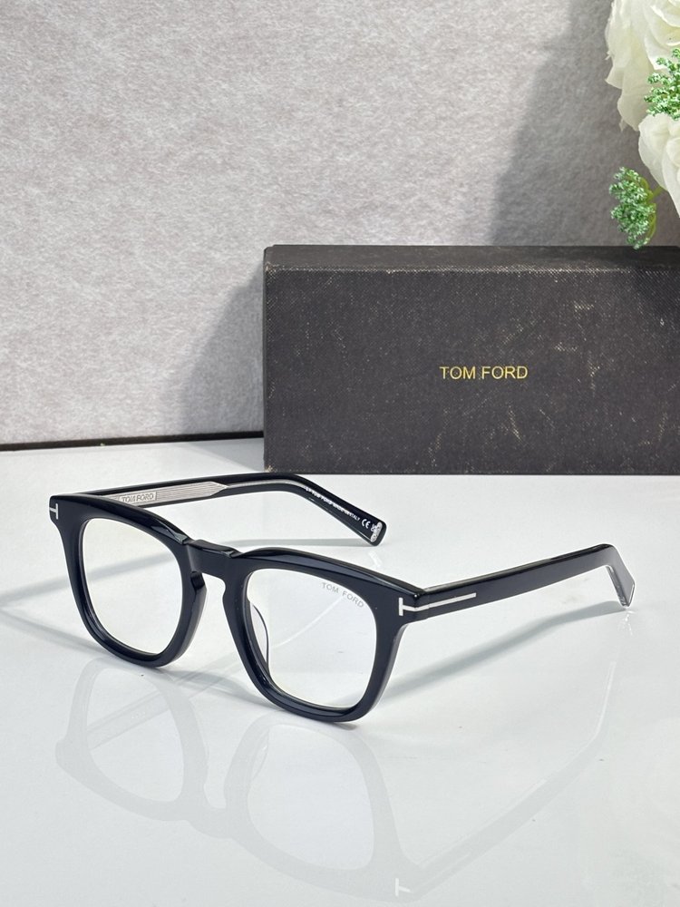 TOM FORD 썬글라스 블랙 001-282339