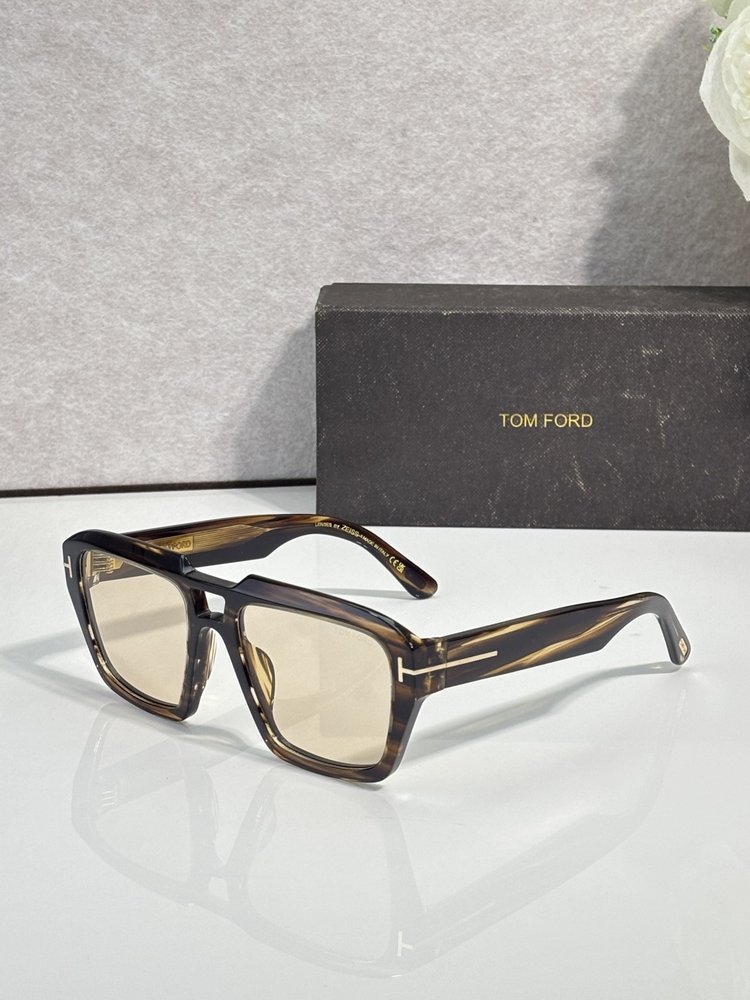 TOM FORD 선글라스 001-282349