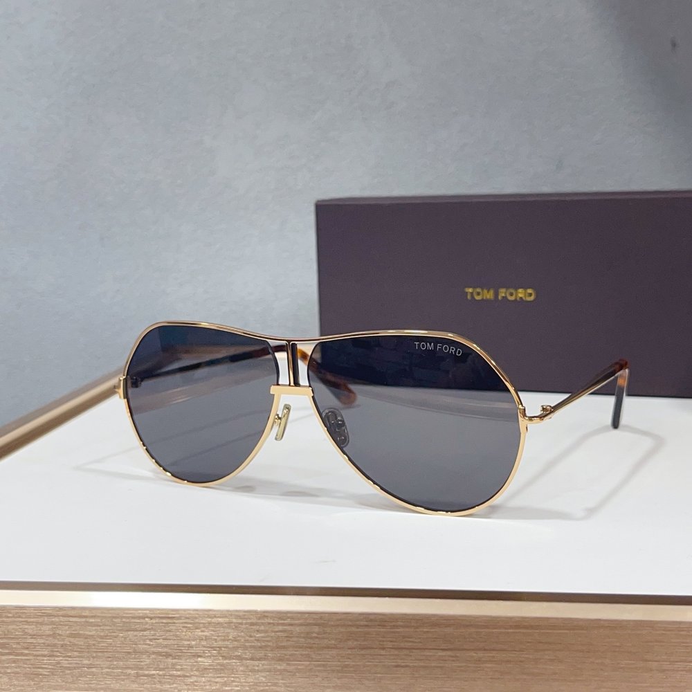 TOM FORD 선글라스 001-282359
