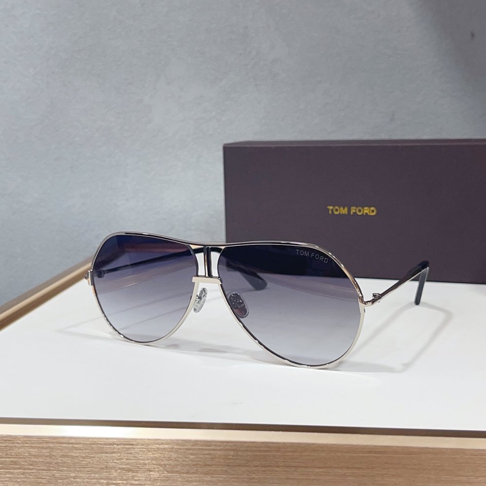 TOM FORD 선글라스 001-282359