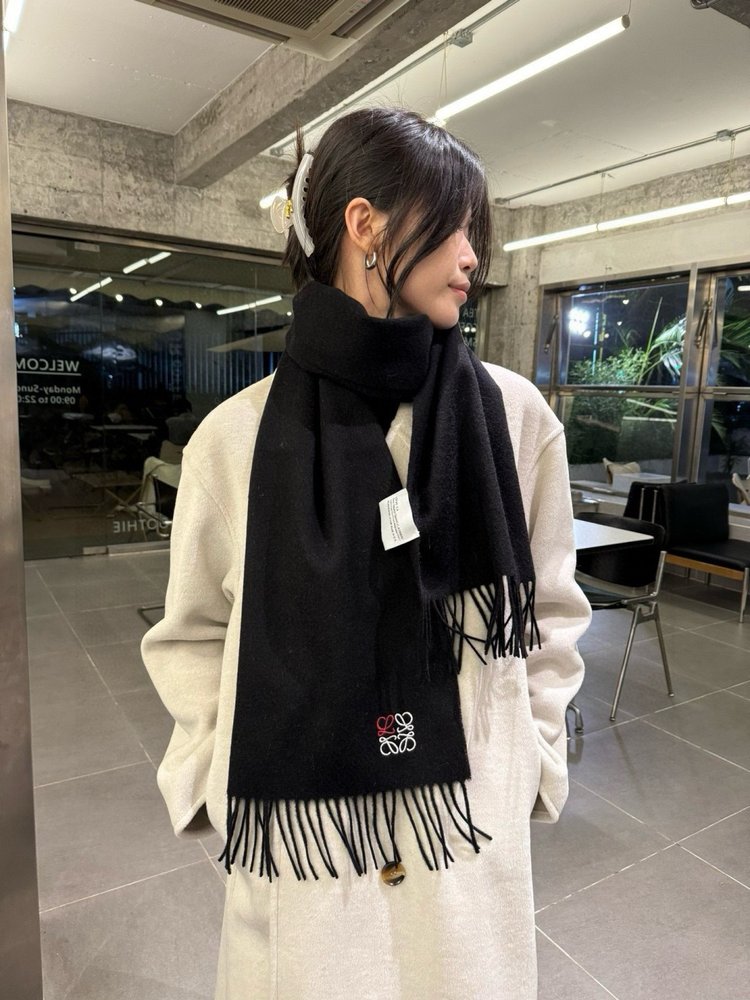 LOEWE 로에베 양모 머플러 001-282456