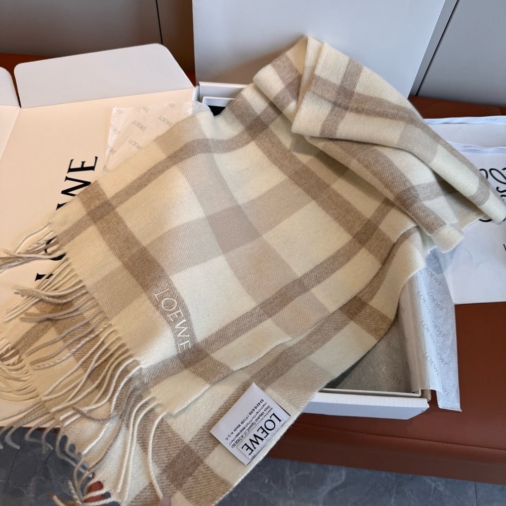LOEWE 양면 자수 로고 캐시미어 머플러 001-282457