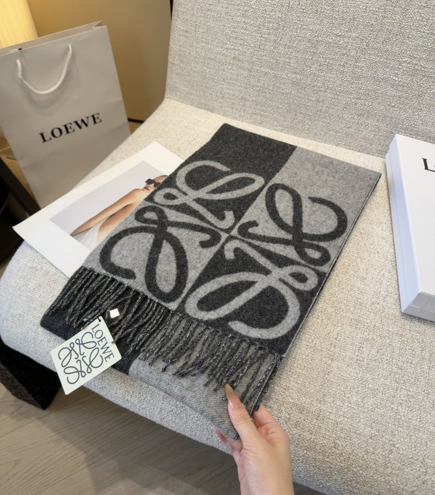LOEWE 양면 캐시미어 머플러 001-282459