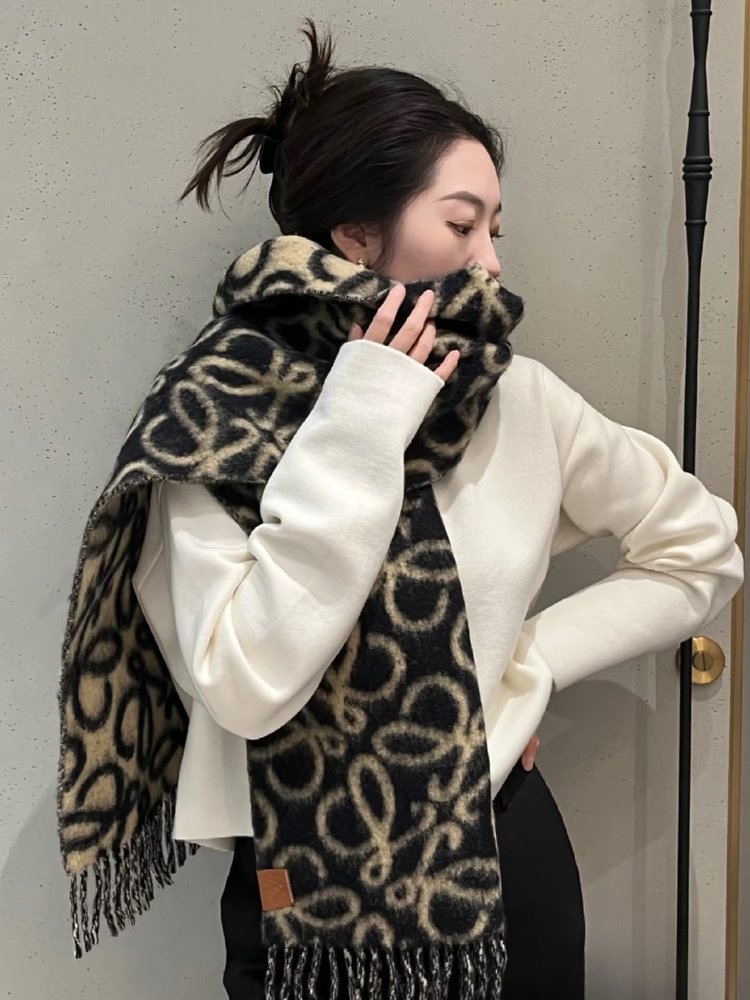 LOEWE 로고 스트라이프 롱 머플러 (쇼윈도 커스텀) 001-282472
