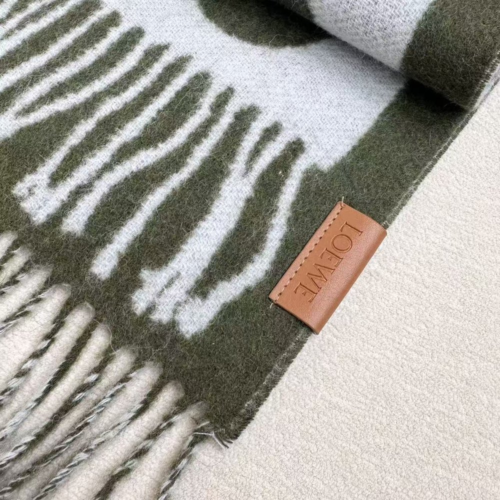 LOEWE 로에베 클래식 로고 스카프 001-282476