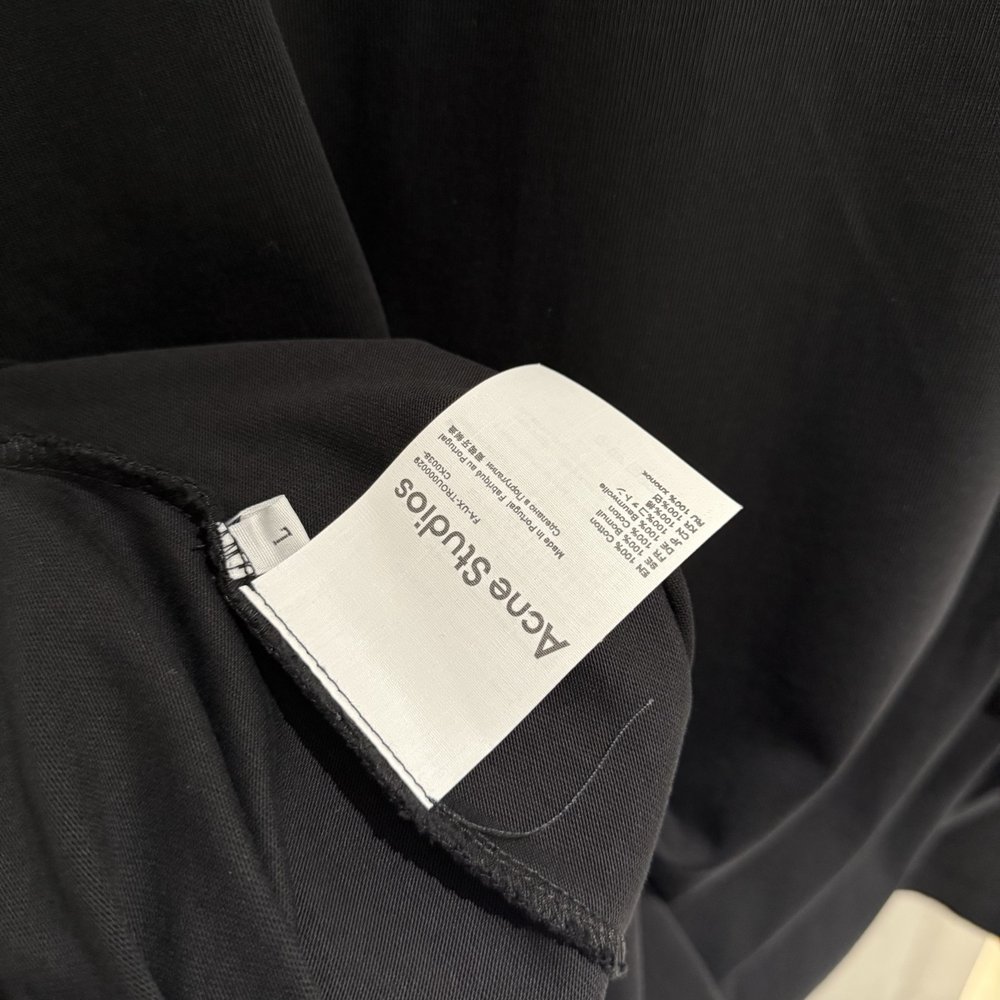 Acne Studios 입체자수 긴팔 스웨트셔츠 001-282977