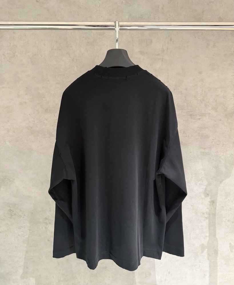 Acne Studios 입체자수 긴팔 스웨트셔츠 001-282977