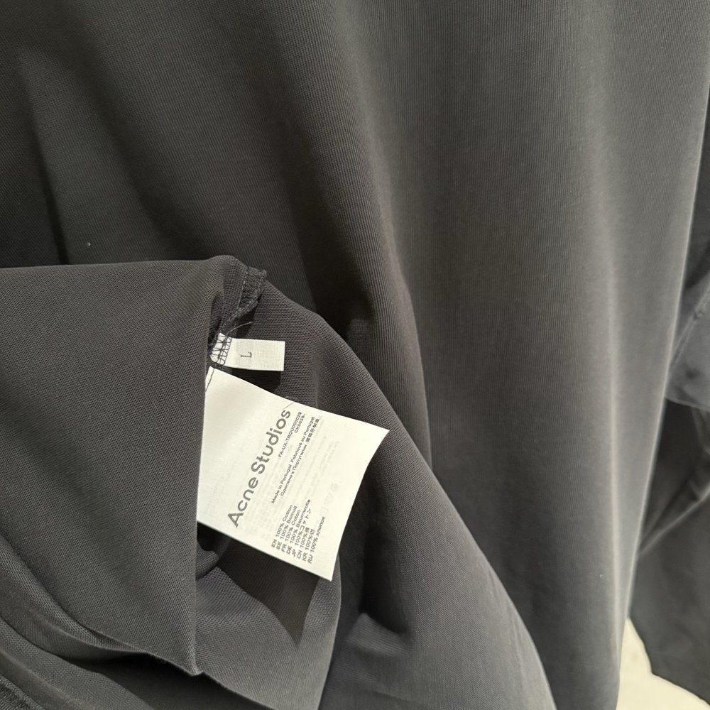 Acne Studios 입체 자수 긴팔 티셔츠 001-282978