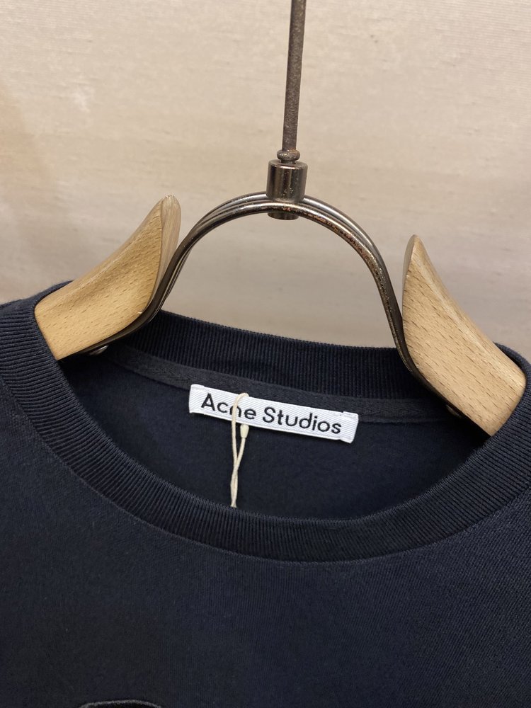 Acne Studios 3D 레터링 자수 라운드넥 스웨 001-282979