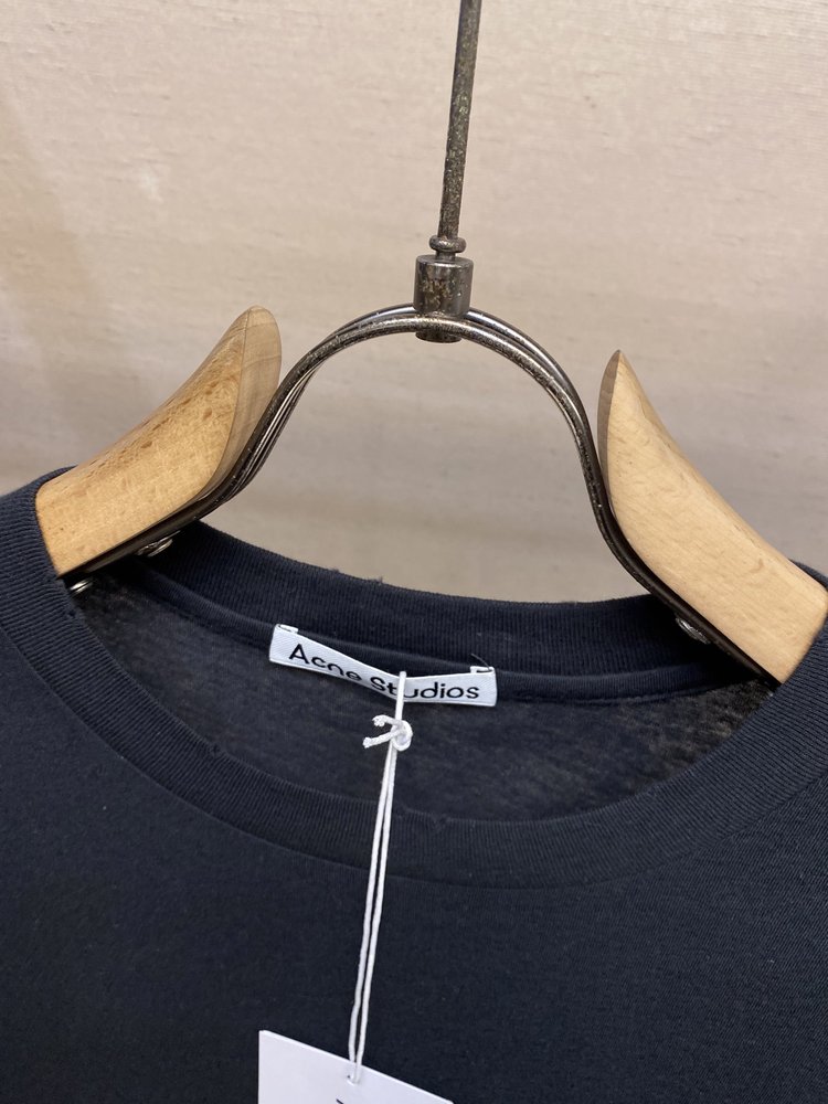 Acne Studios 워싱 데미지 롱슬리브 크루넥 티 001-282984
