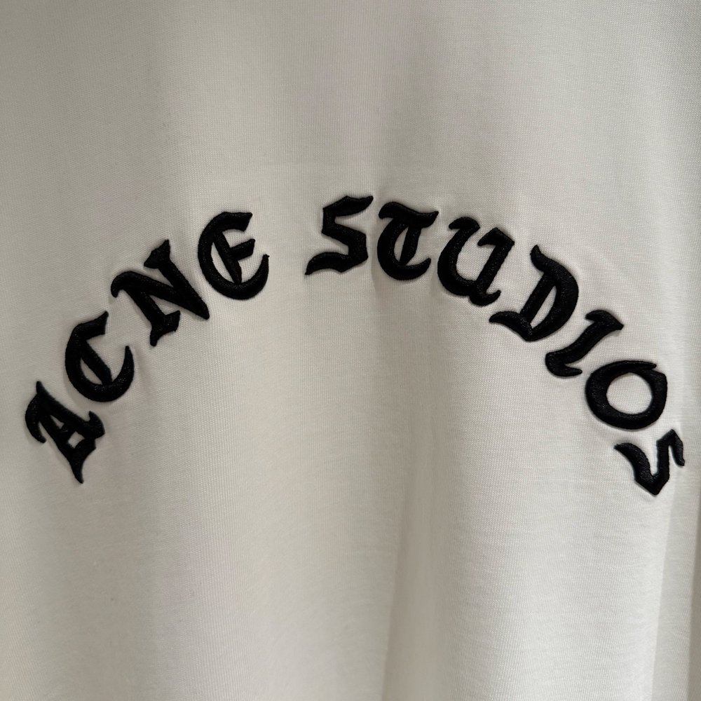 Acne Studios 입체 자수 긴팔 스웨트셔츠 001-282994