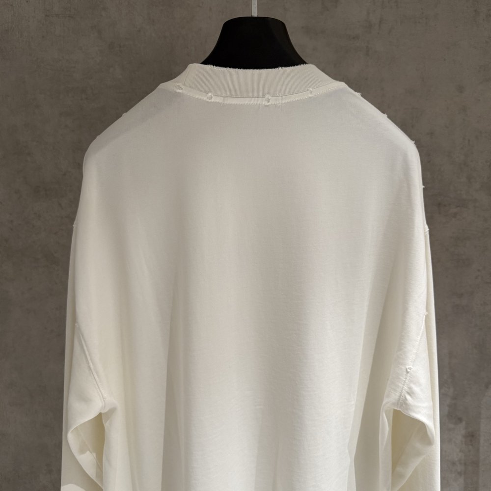 Acne Studios 입체 자수 긴팔 스웨트셔츠 001-282994