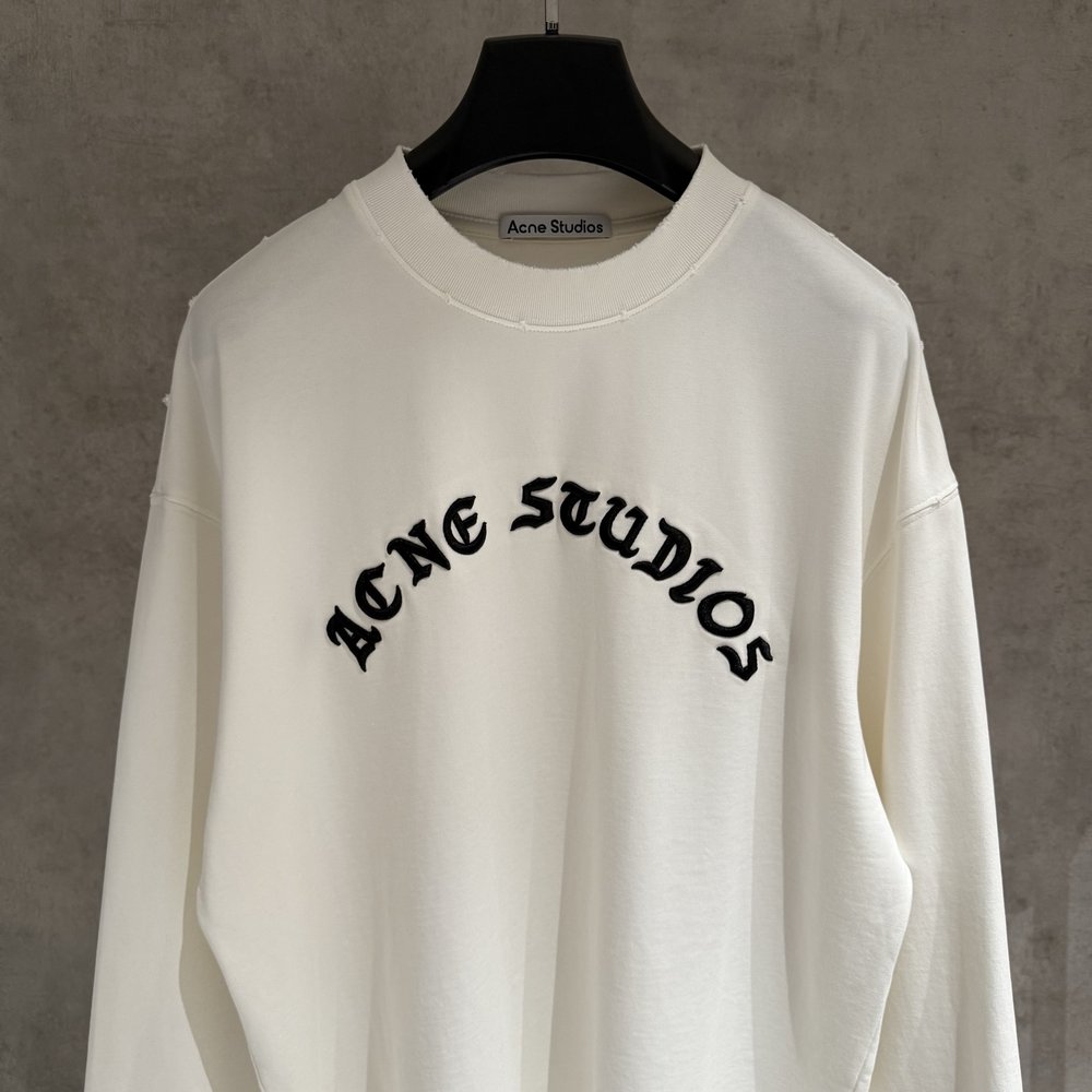 Acne Studios 입체 자수 긴팔 스웨트셔츠 001-282994