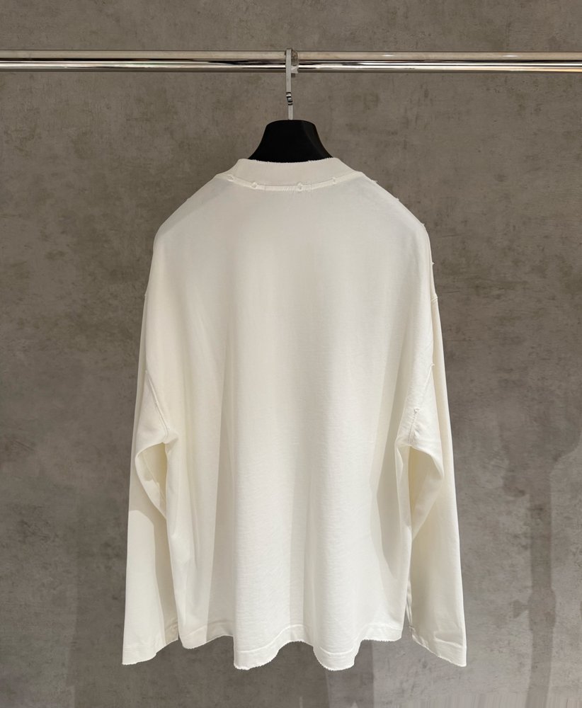 Acne Studios 입체 자수 긴팔 스웨트셔츠 001-282994