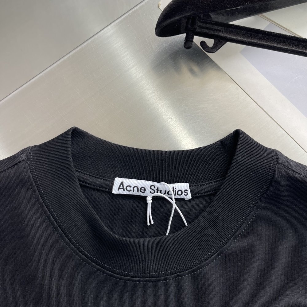 Acne Studios 빈티지 레터 롱슬리브 001-282999