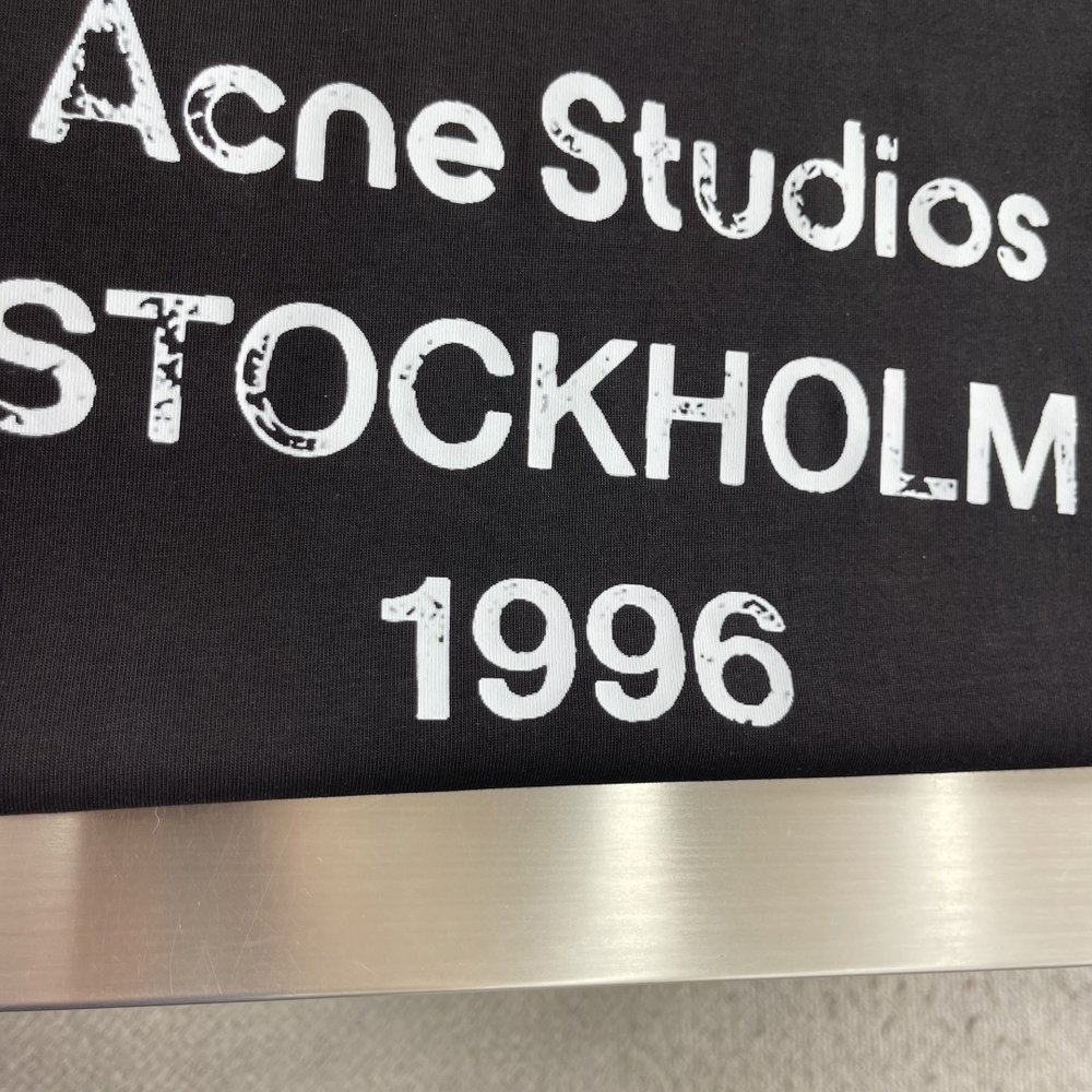 Acne Studios 빈티지 레터 롱슬리브 001-282999